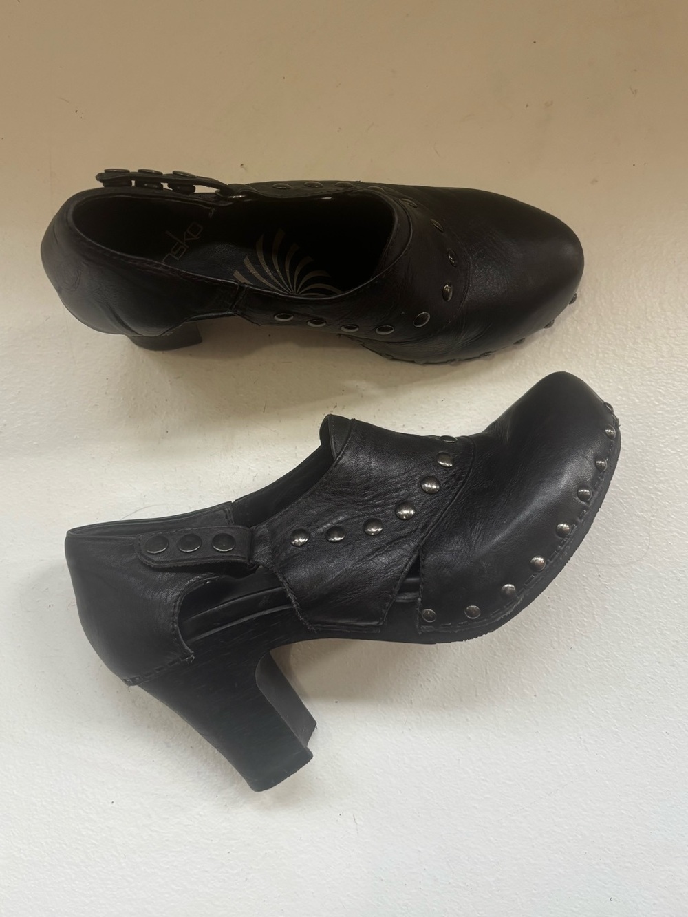 Dansko Ryder black leather heeled clogs 37 6